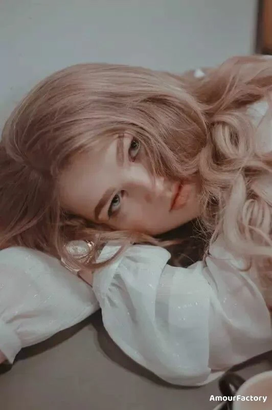 Elena Profile image 4