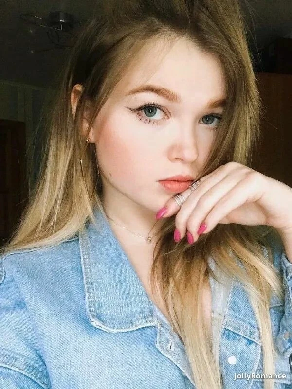 Elena Profile image 1